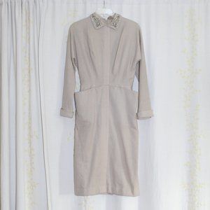 Vintage 1940s Juilliard Flannel Beige Wool Long Sleeve Dress Women's 26" Waist